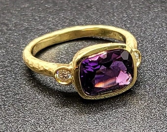 14k solid yellow gold hammered ring with 0.17 ct. SI1, G color natural brilliant diamonds & 2.60 ct. 9X7 mm cushion natural AAA amethyst.