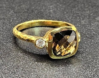 14k solid yellow gold hammered ring with 0.17ct. SI1, G color natural brilliant diamonds & 1.80ct. 8x8 mm cushion natural AAA smoky quartz.
