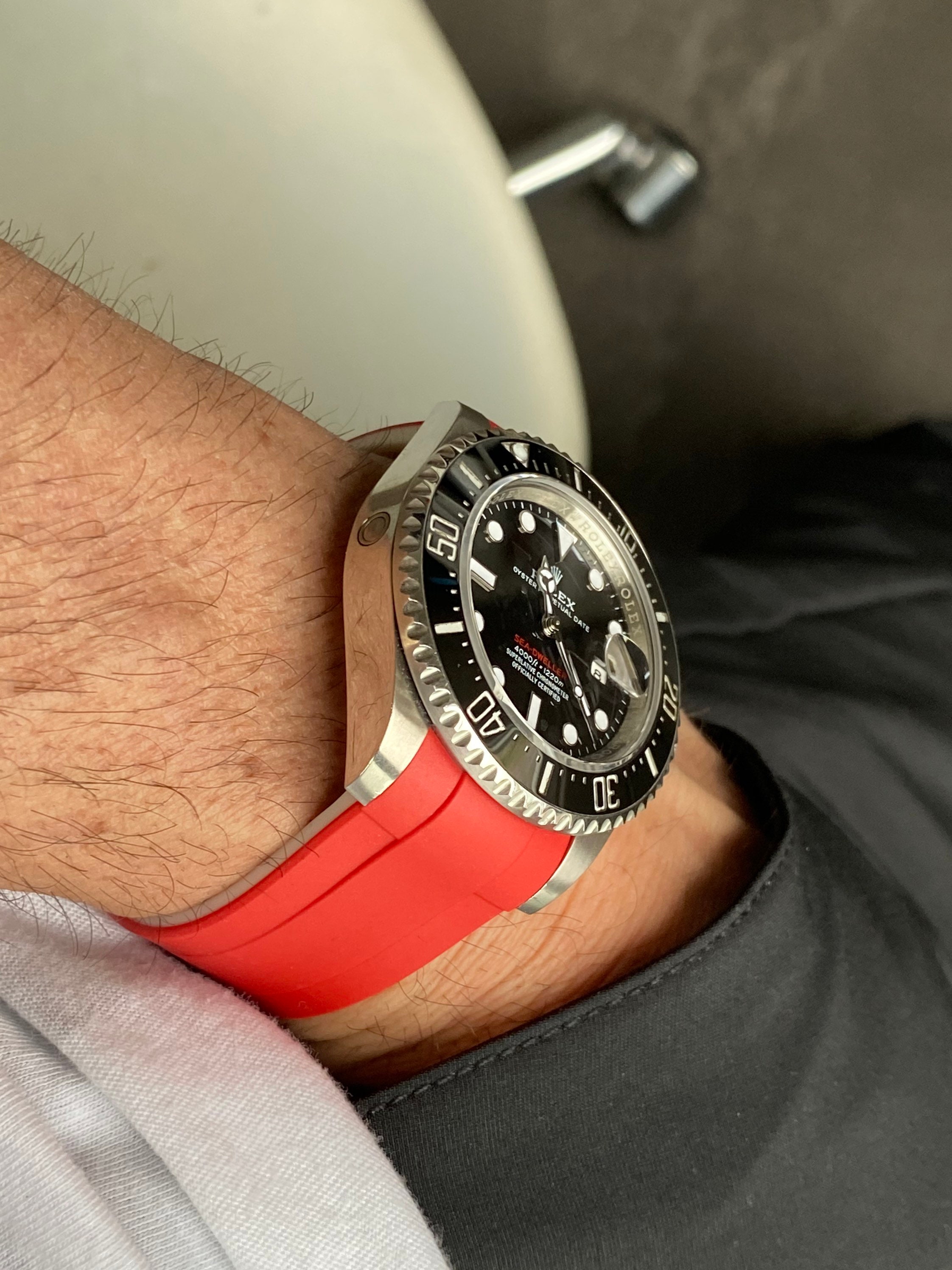 rubber b sea dweller 43