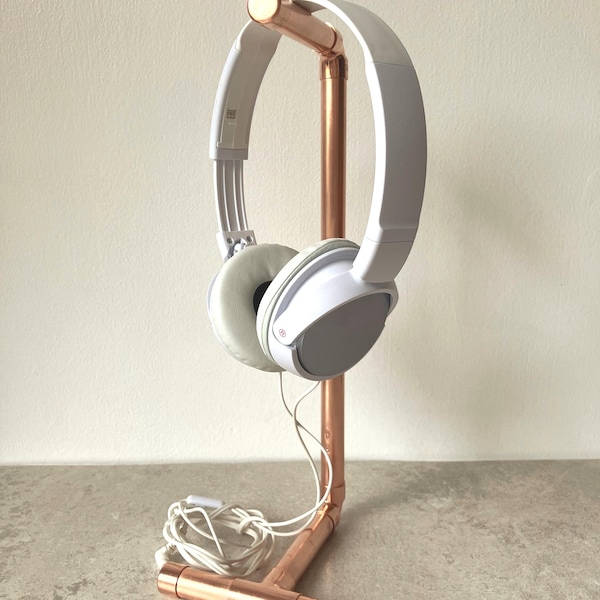 Copper pipe headphone stand - gift for gamers
