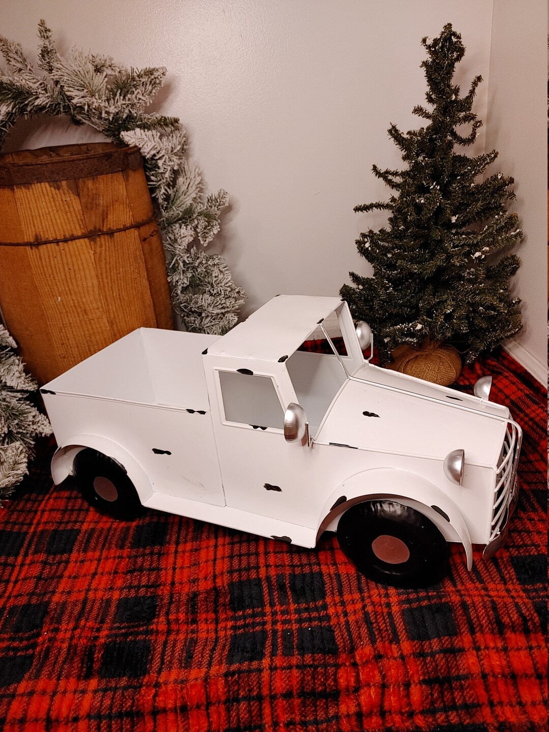 Metal White Truck, Metal Truck Decor, Metal Red Truck Decor, Farm Decor