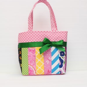 Handgemachte kleine Mädchen Geldbörse mit Innentasche ~ kleine Einkaufstasche tolles Geschenk für jeden Anlass ~ Schultertasche für Kleinkind ~ Eis am Stiel Halter