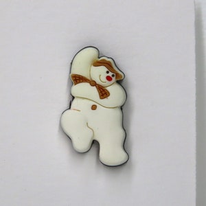 Ein Raymond Briggs The Snowman Pin Anstecker.