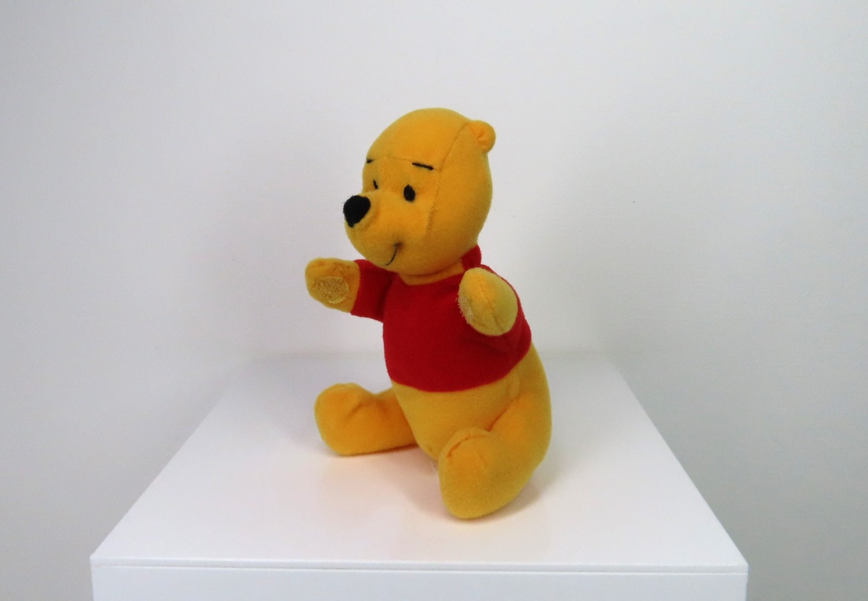 2000 年製のヴィンテージのプーさんのぬいぐるみ。 - Etsy 日本