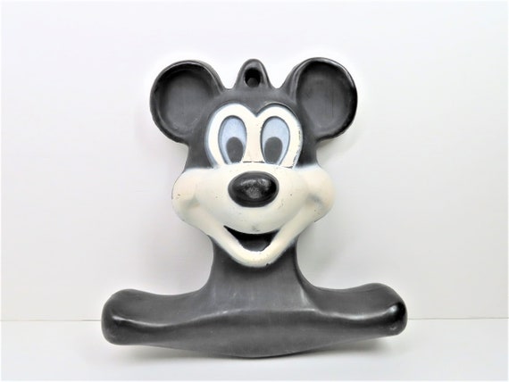 Un columpio infantil vintage de Mickey Mouse de los a os 1960 70