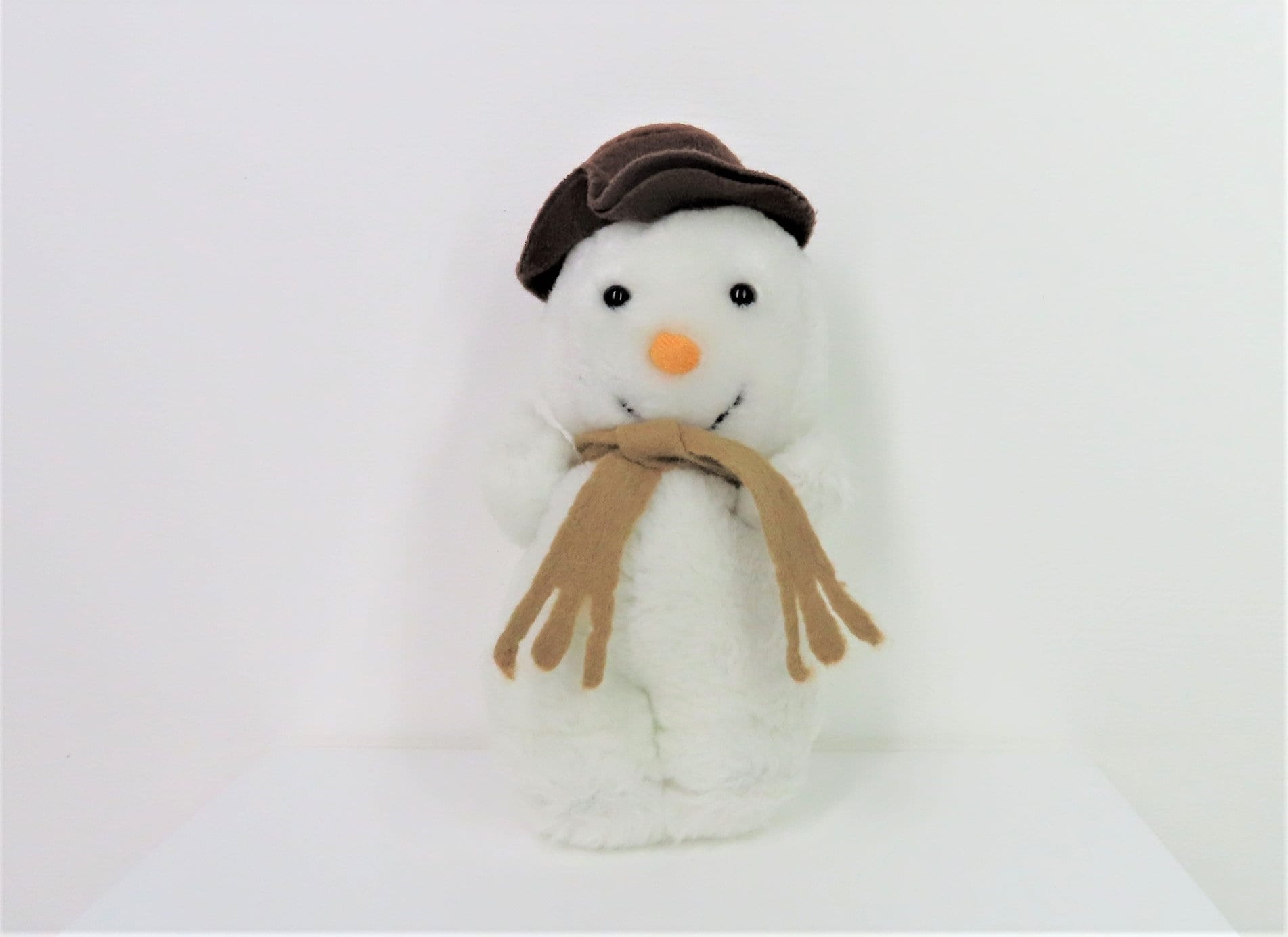 The snowman soft hotsell toy raymond briggs