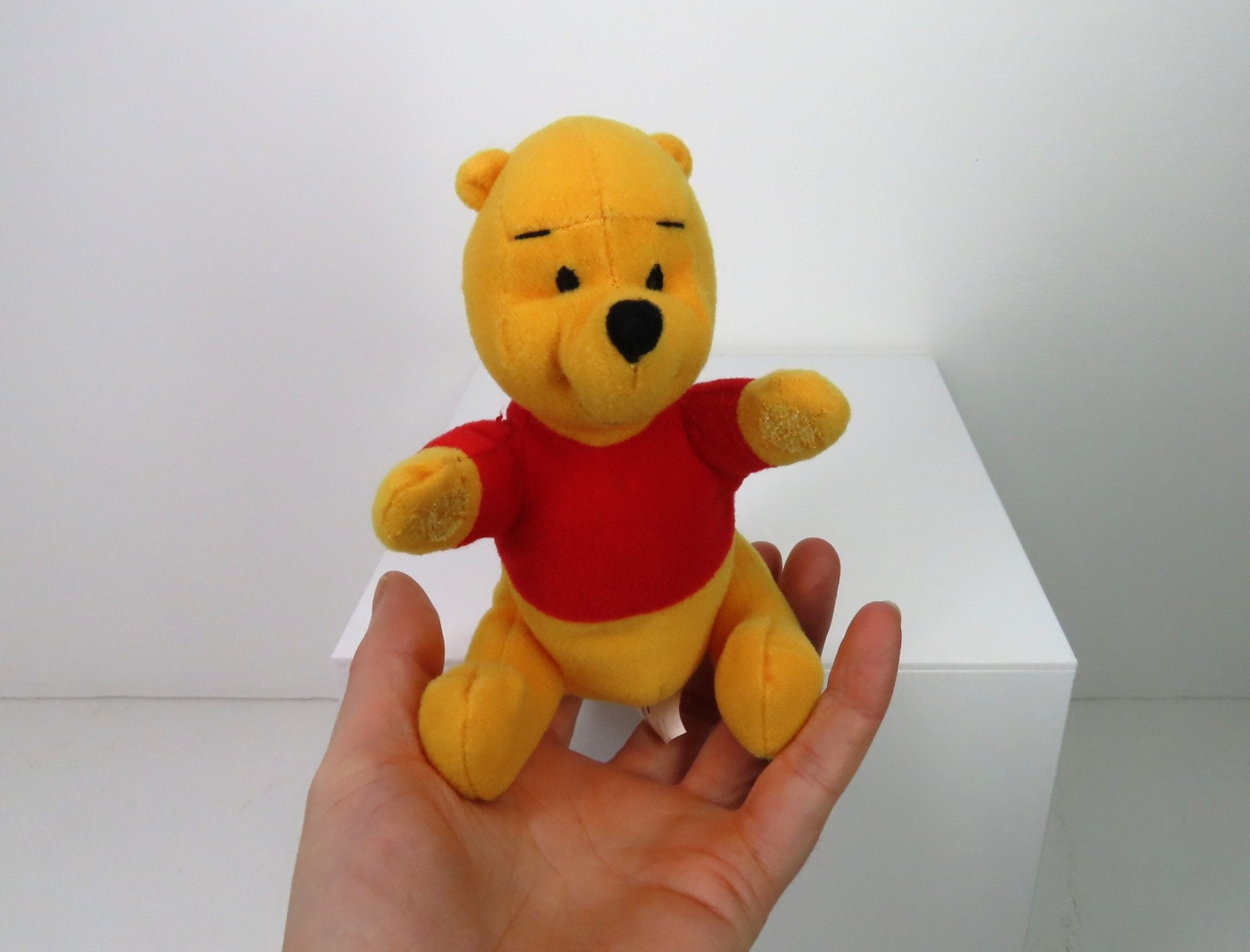 くまのプーさん ぬいぐるみ　ビンテージ　約35年前 2000 年製のヴィンテージのプーさんのぬいぐるみ。 - Etsy 日本