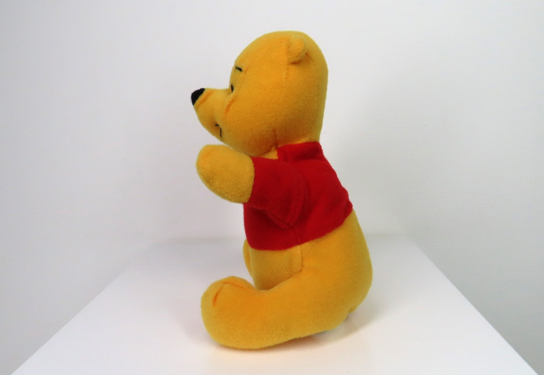 2000 年製のヴィンテージのプーさんのぬいぐるみ。 - Etsy 日本