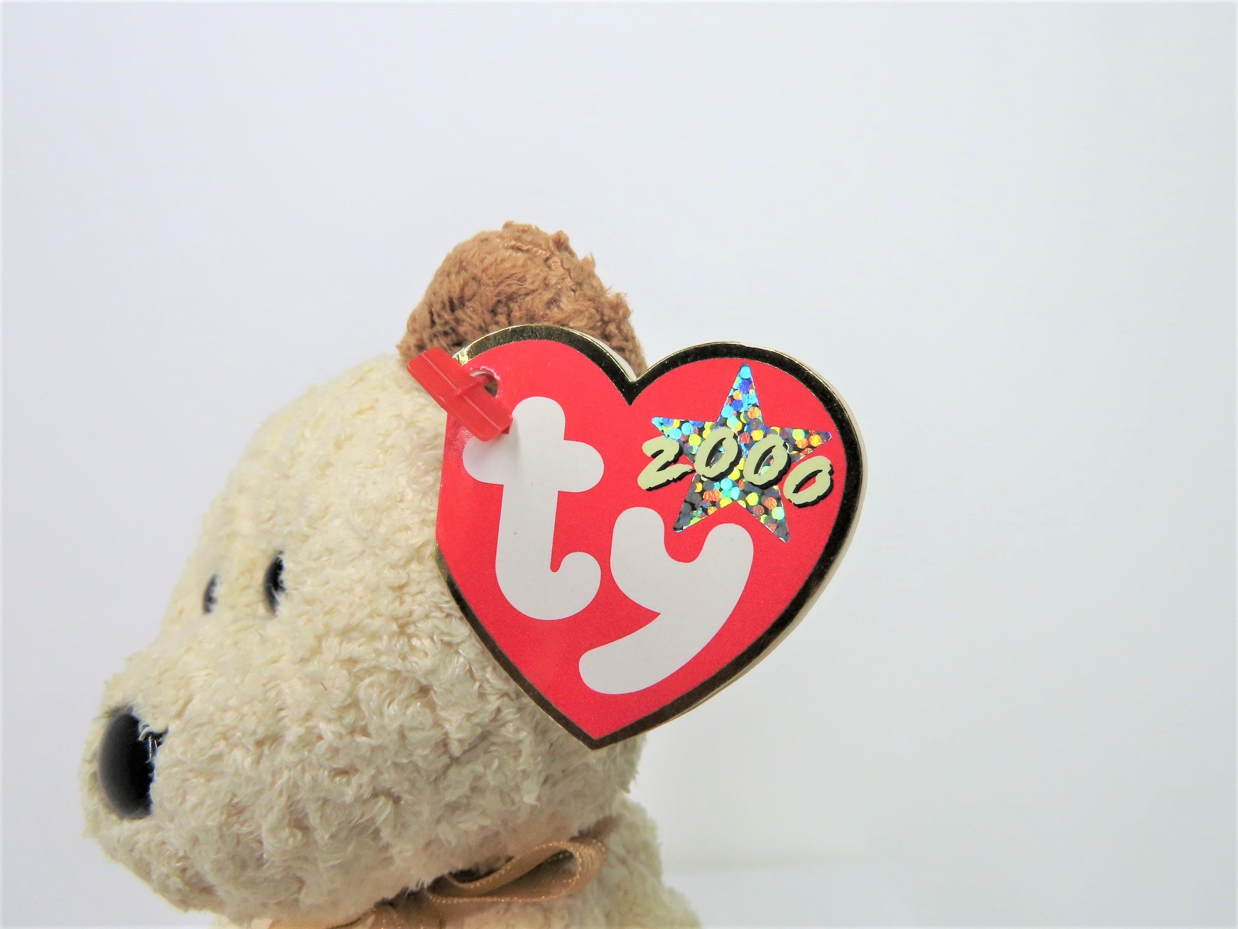 2000 年製ヴィンテージ Ty Beanie Babies の小さなテディベア「Huggy