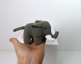 素晴らしいどんぐりの目が付いたアイスエイジ スクラットの