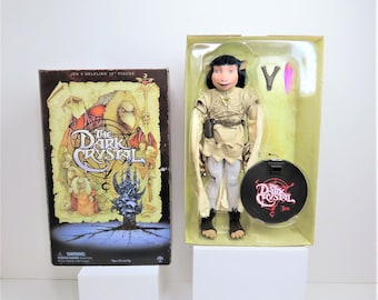 An exquisite vintage 2001 The Dark Crystal Jen Gelfling 12" figure in original box complete with accessories.  Sideshow Toys.