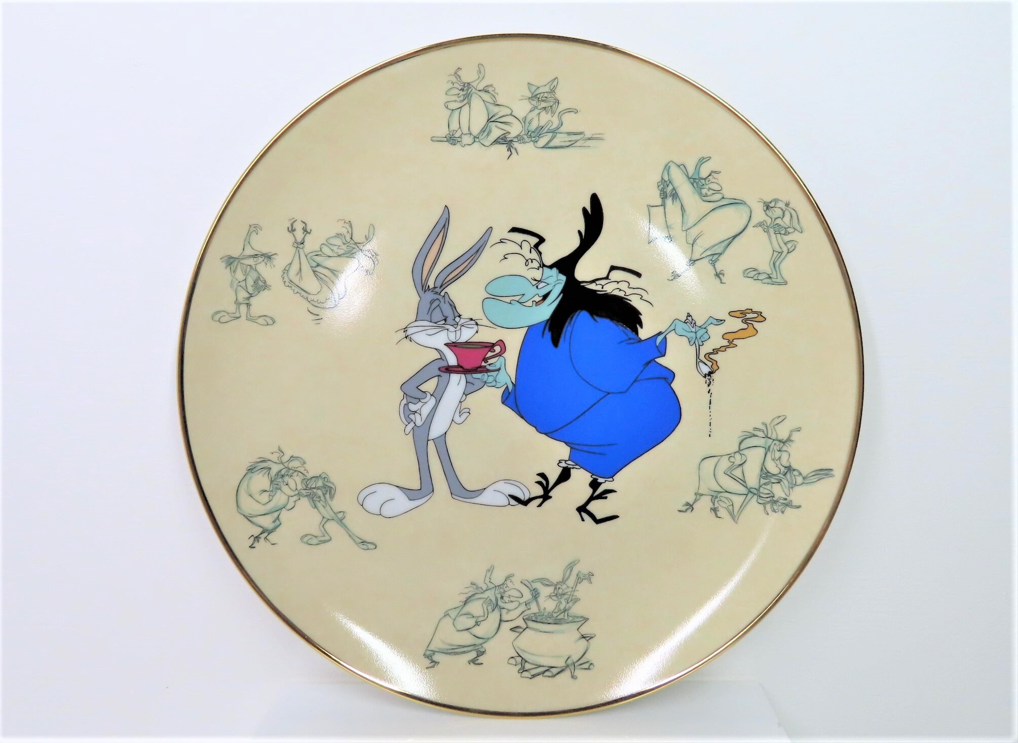 A Vintage 1995 Bugs Bunny and Witch Hazel Collectors Large Plate