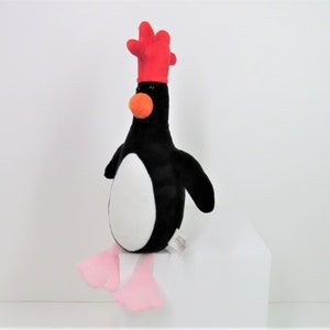A Vintage 1990s Feathers Mcgraw Plush 3D Fridge Magnet, With Swing Tag. 