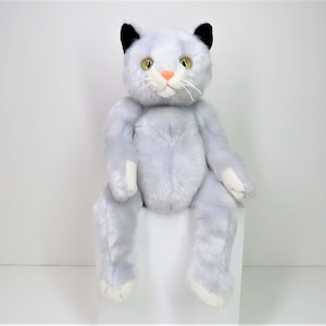A very pretty TY Beanie Babies Classic soft toy plush cat named Pearl.