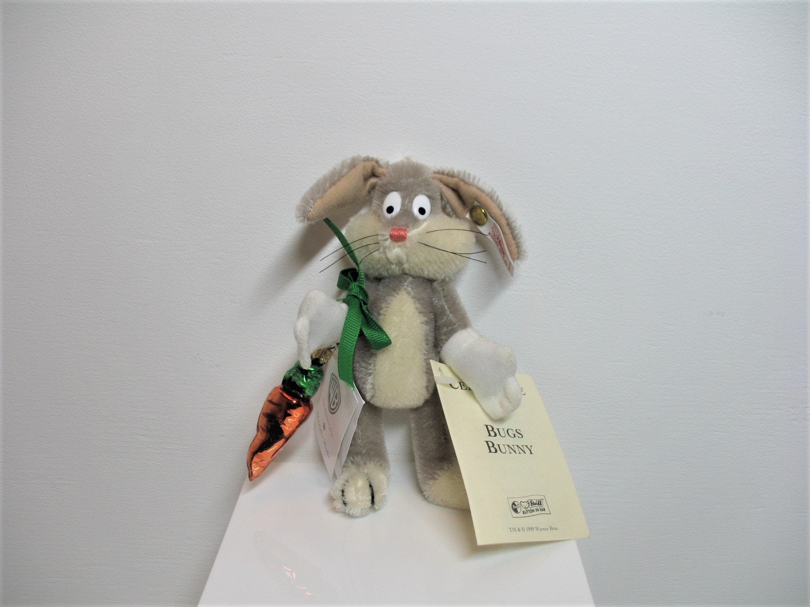 Vintage 1999 Steiff Bugs Bunny Limited Edition Featuring