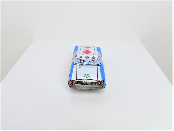 レア　ブリキのおもちゃ　救急車　ビンテージ 1970 年代から 80 年代のビンテージのブリキ製救急車のおもちゃの車