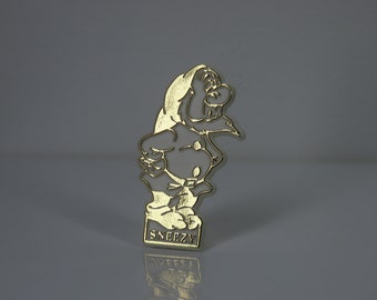 Vintage 1970s - 80s Sneezy dwarf brooch, Snow White and the seven dwarves brooch.