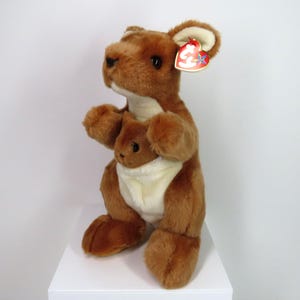 A vintage 2000 TY Beanie Buddies Kangaroo, named Pouch, with swing tag.