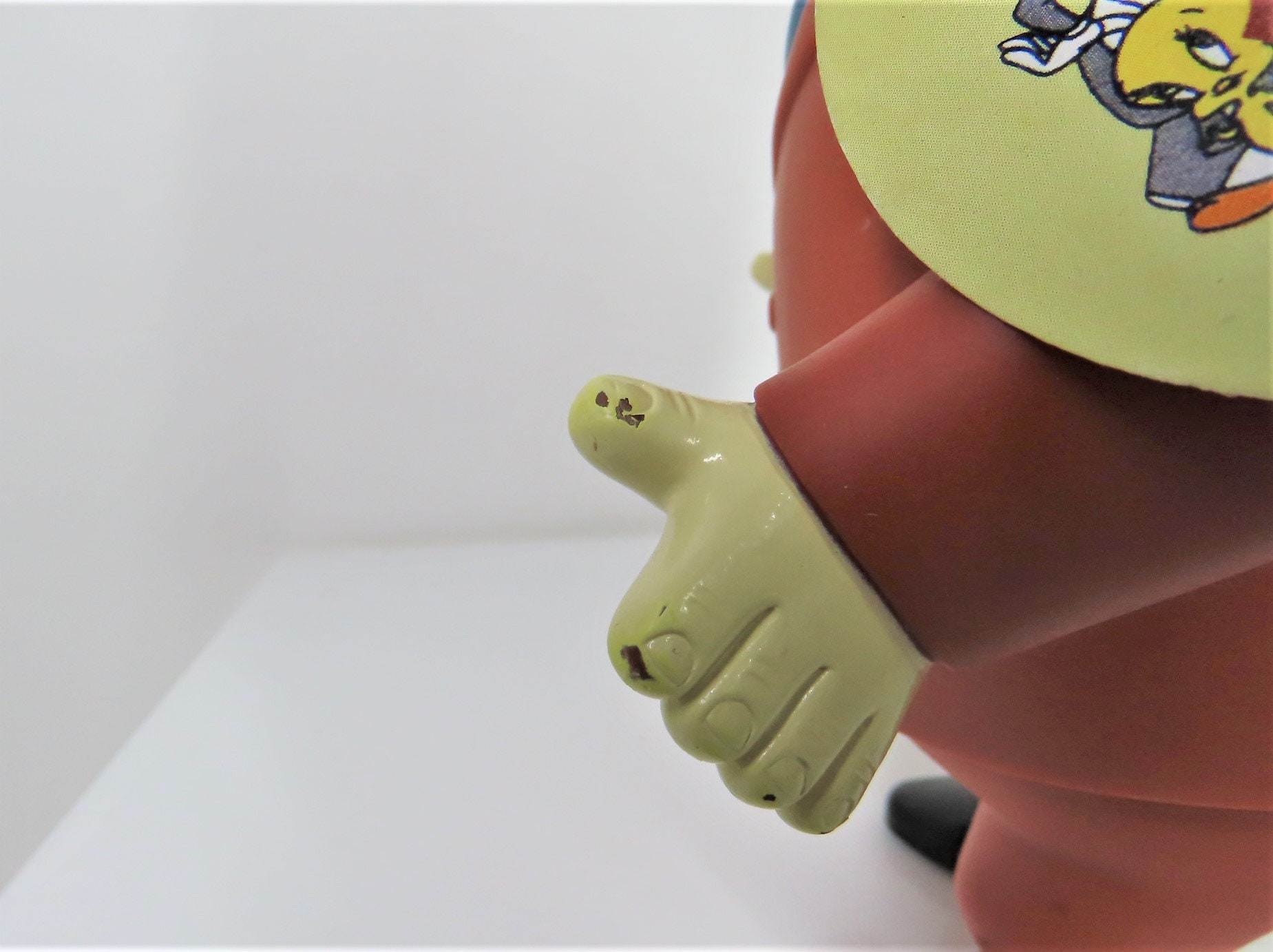 A Vintage 1994 Looney Tunes Mugsy Vinyl Collector Doll