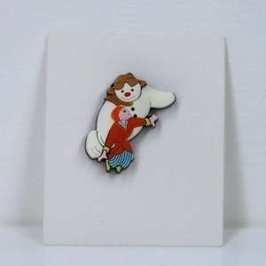 Ein Vintage Raymond Briggs The Snowman Pin.
