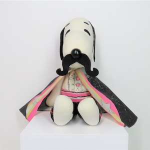 A vintage 1970s Snoopy magician rag doll soft toy.  Snoopy wizard soft toy.  Vintage Snoopy toy.