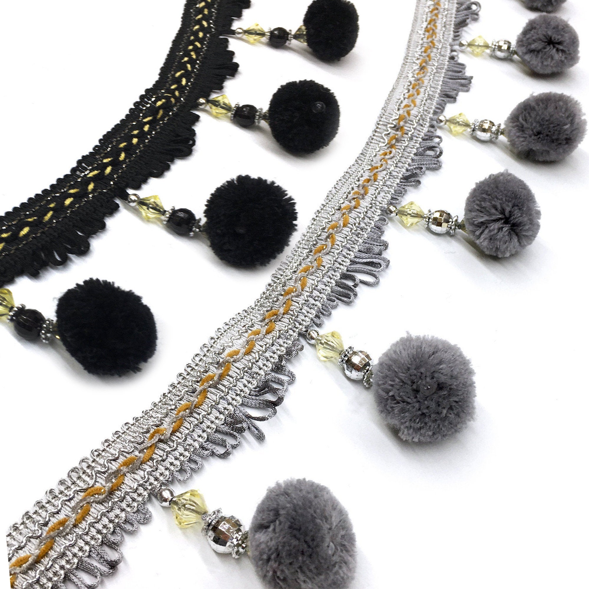 QUARKZMAN 10 Iarde di Nastro con Pom Pom Ball Fringe Trim, Accessorio per Cucito Fai da Te per Decorazione di Tende, Abbigliamento, Cuscini (8mm, Nero