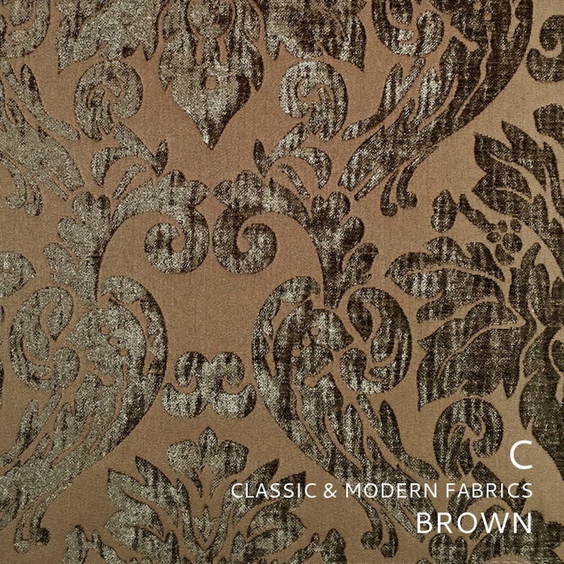 Puede incluir: Tela marr&oacute;n con un patr&oacute;n de damasco. La tela tiene un dise&ntilde;o en relieve texturizado con un brillo sutil.  Classic & Modern Fabrics BROWN.