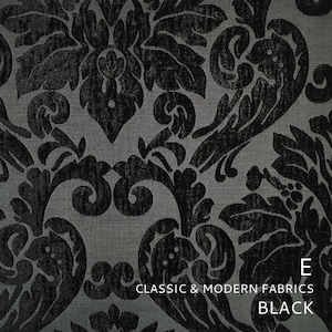 Puede incluir: Tela damasco negra con un dise&ntilde;o cl&aacute;sico y moderno. La tela tiene un brillo sutil y una mano suave. Classic & Modern Fabrics BLACK.