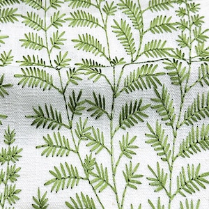 SORELLO saliegroen witte bloemen borduurwerk linnen stof / stof op maat gesneden