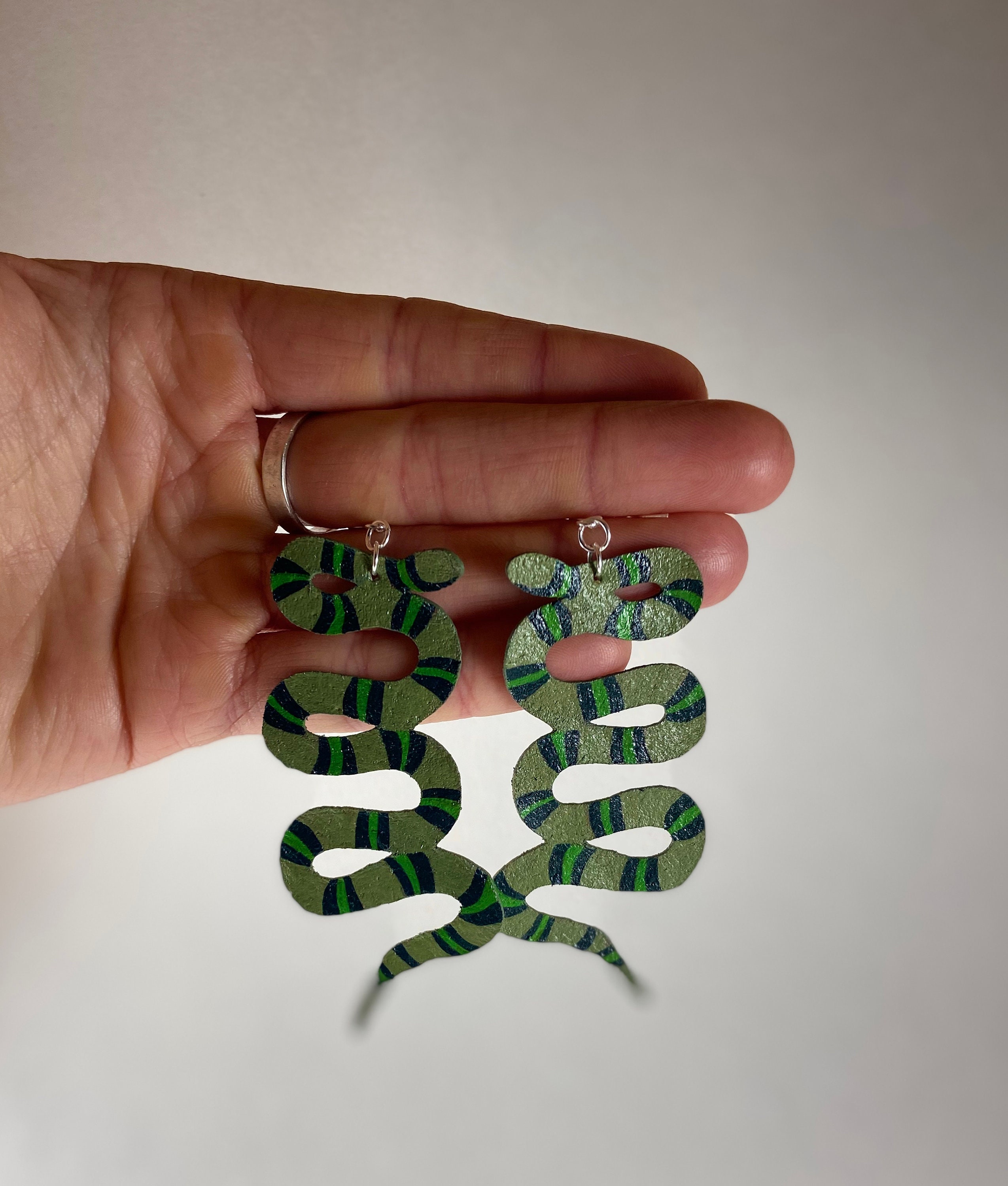 From Slithery Singles To... This? Snake Group Names Explained - 21gkzv0