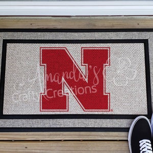 Willkommensmatte, Eingangsmatte, Nebraska-Matte, Wohnkultur, Fußmatte, Nebraska Huskers, personalisiert, offiziell lizenziert, Logo-Fußmatte