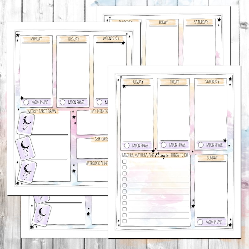 Puede incluir: Un planificador semanal imprimible con un fondo de acuarela en tonos de rosa, morado y azul. El planificador incluye secciones para el lunes al domingo, con espacio para tareas diarias, notas y un rastreador de la fase lunar. El planificador tambi&eacute;n incluye una secci&oacute;n para tiradas de cartas de tarot semanales, cuidado personal e informaci&oacute;n astrol&oacute;gica.