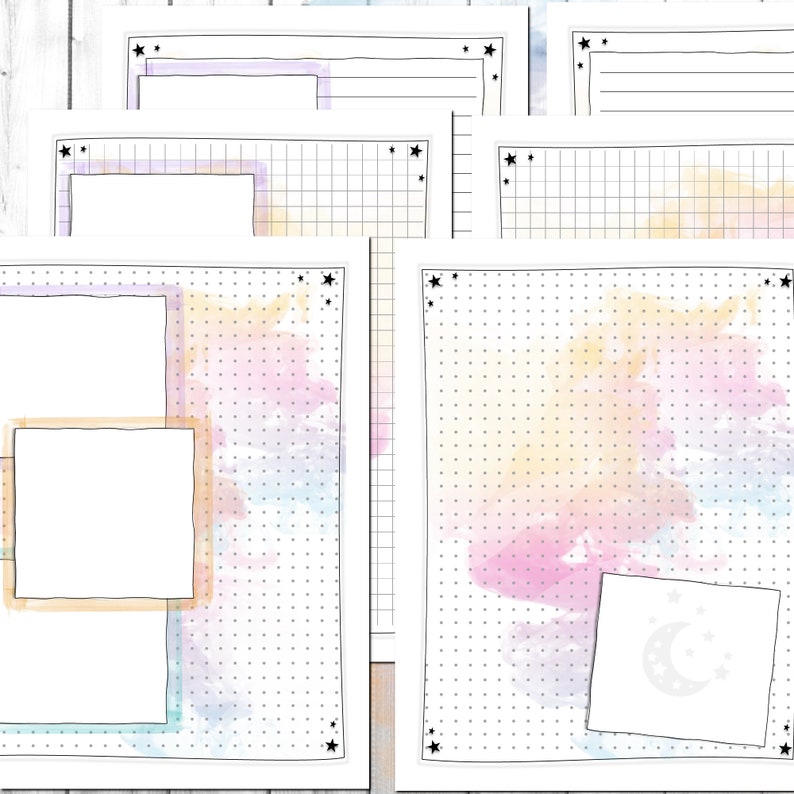 Puede incluir: Un conjunto de p&aacute;ginas de planificador imprimibles con un fondo de acuarela y una cuadr&iacute;cula punteada. Las p&aacute;ginas presentan diferentes dise&ntilde;os, incluyendo una p&aacute;gina completa con un gr&aacute;fico de luna y estrellas, una p&aacute;gina con dos cuadros y una p&aacute;gina con tres cuadros.