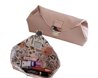 Small cosmetic bag made of soft faux leather – makeup bag with snap closure, handmade