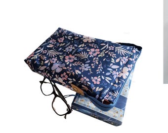 Softshell book cover, handmade, book bag with zipper, gift for book lovers