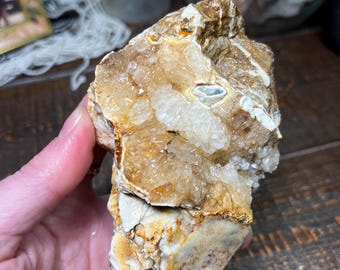 Extraordinario ejemplar de cristal de cuarzo y calcedonia*