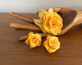 Vintage set met gele roos broche en oorbellen