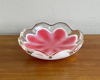 1950s Swedish Art Glass Flygsfors Coquille, Paul Kedvel, Pink Flower Dish