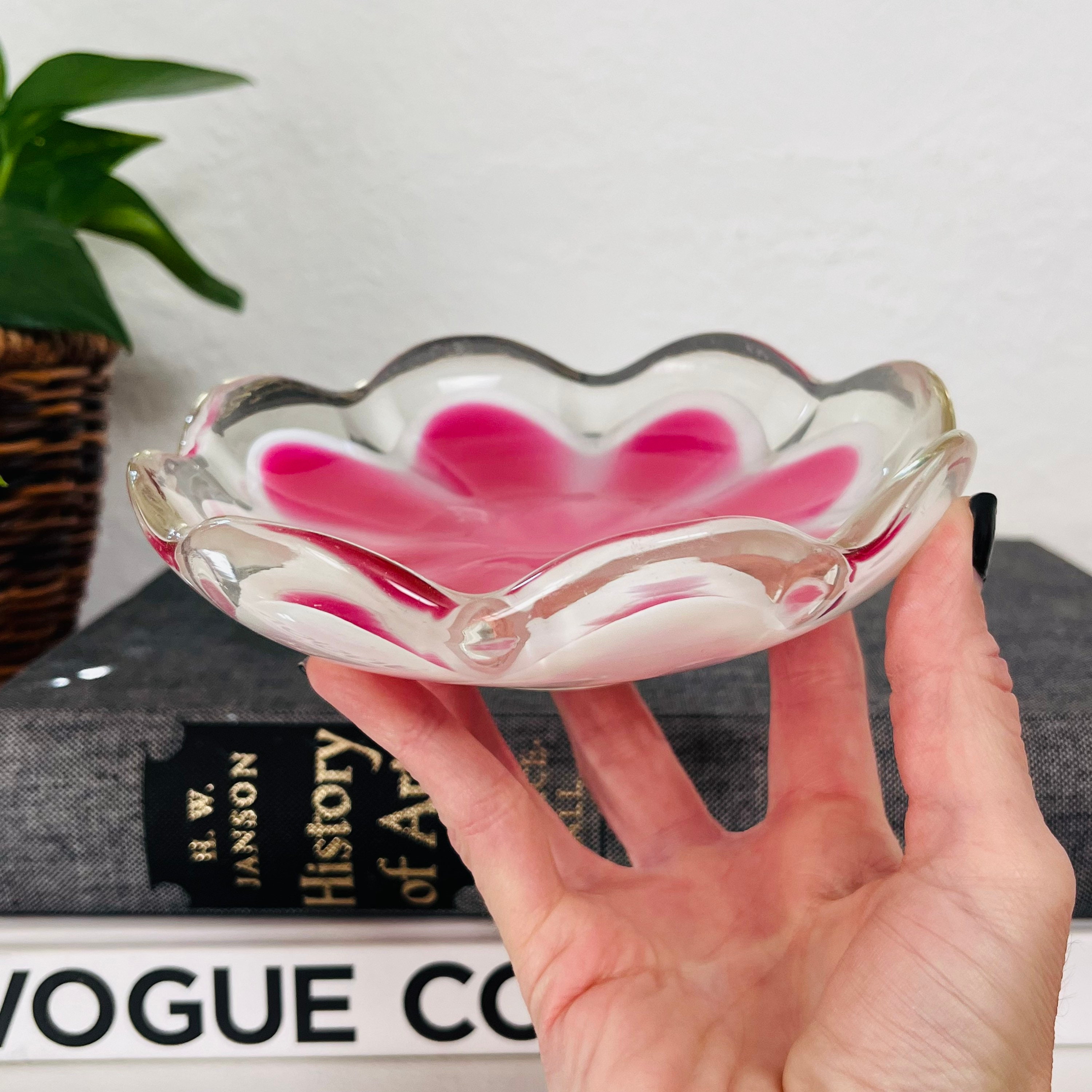 Swedish Art Glass Flygsfors Coquille, Paul Kedvel, Pink