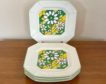 Vintage Mod Flower Plates  1960’s Flower Power Daisy Japan Made