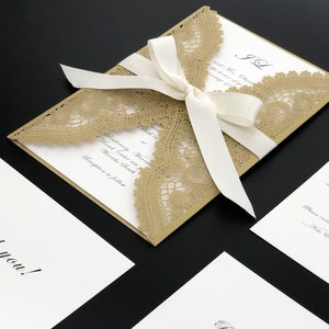 Vintage bruiloft uitnodigingen met gouden laser gesneden zakken-vrije RSVP kaarten
