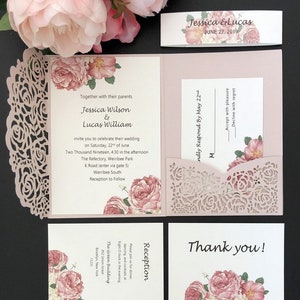 Dusty Rose Floral Wedding Invitations Taglio laser con carte RSVP GRATUITE