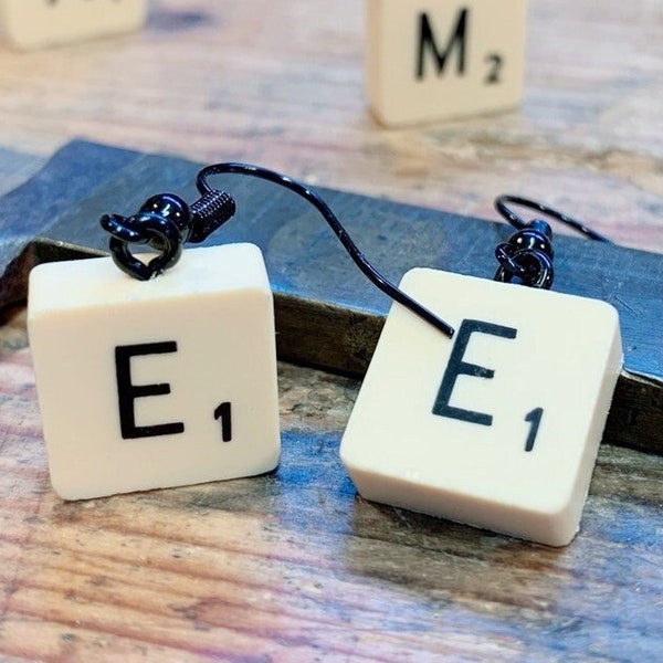 Boucles D’oreilles Mini Lettre Scrabble - Prénom Mot Jeux - Bijoux Vintage Upcycling Recyclage - Ernest et Célestin
