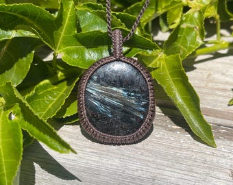 Macrame Arfvedsonite Necklace