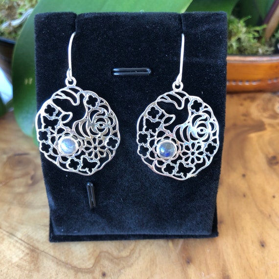 •EOWYN• labradorite fan + silver earrings main image 1