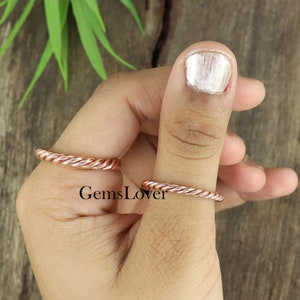 Tensorring, wikkelring van puur koper, gehamerde ring, koperen bandring, handgemaakte koperen ring, artritisring, massief koperen sieraden, sierlijke ring