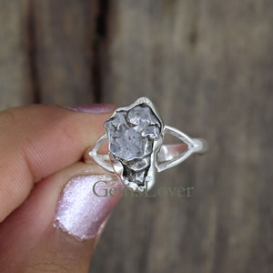 Bague météorite brute, bague en argent météorite, bague en argent sterling, bijoux météorite, bague météorite moldavite brute, bague femme, cadeau pour elle