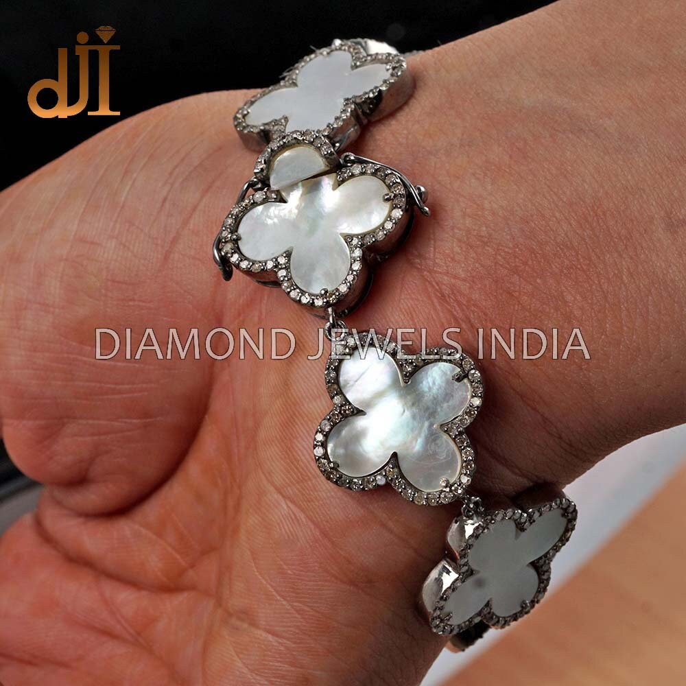 ★tow tow archive★ Clover Symbol Bracelet Daisy TBH12ABTB00 Moissanite Clover Bracelet - Etsy