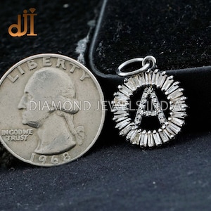 Charme inicial de diamante baguete, pingente de prata 925, pingente de alfabeto de diamante pavimentado, pingente unissex personalizado, joias de presente de dia de aniversário