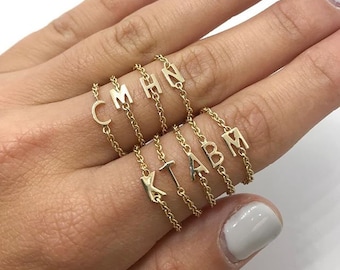 Anillo de cadena con inicial en oro macizo de 14 k - Joyería personalizada con alfabeto